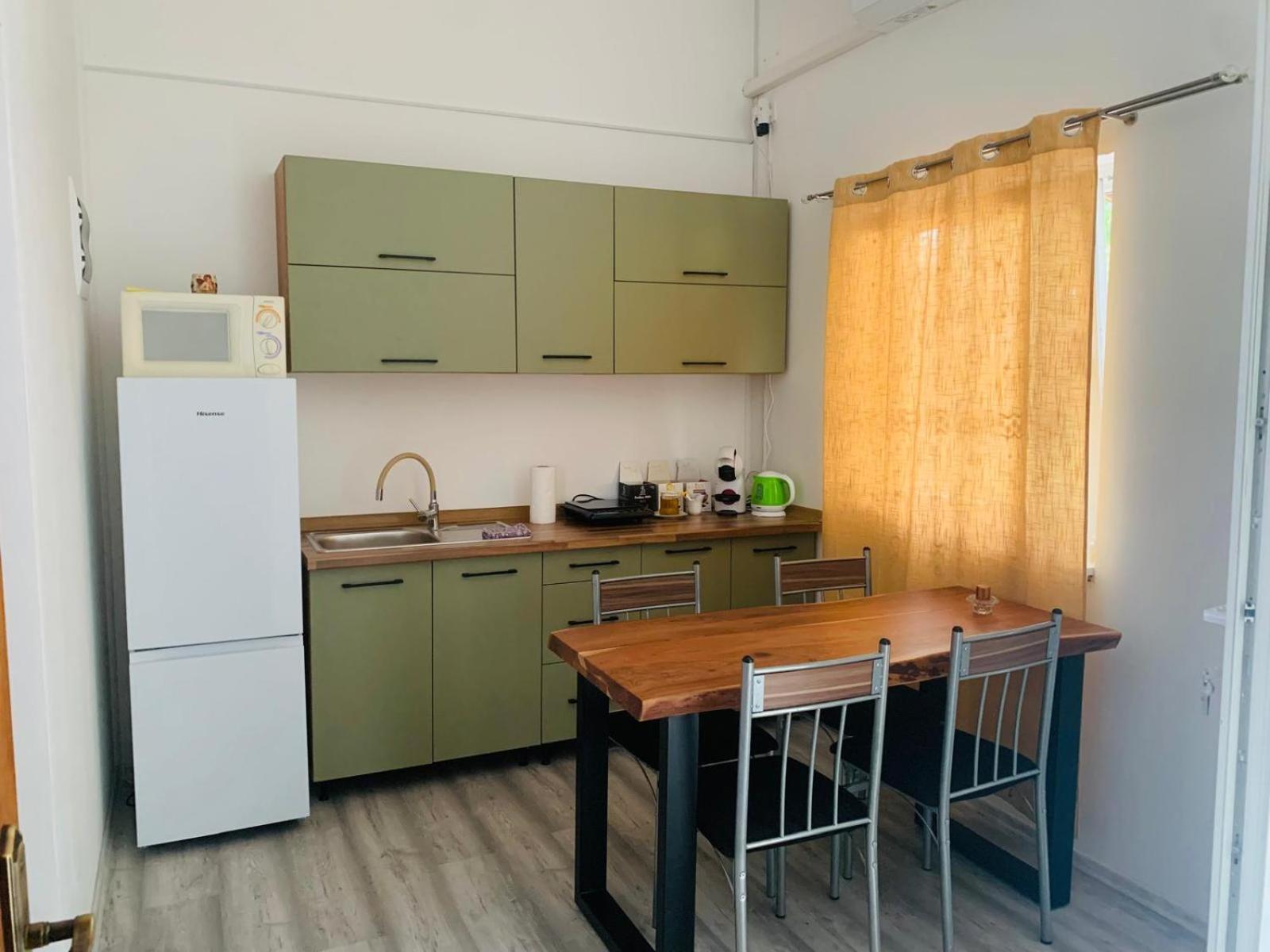 Arvisura Vendeghazak Family Friendly Transit Apartments Zsombo Exterior foto